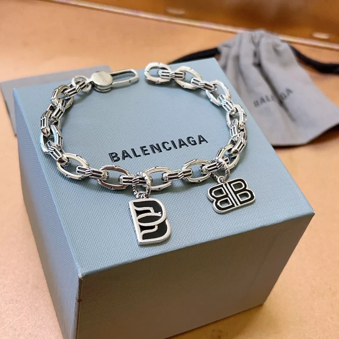 balenciaga bracelets s_12b0411